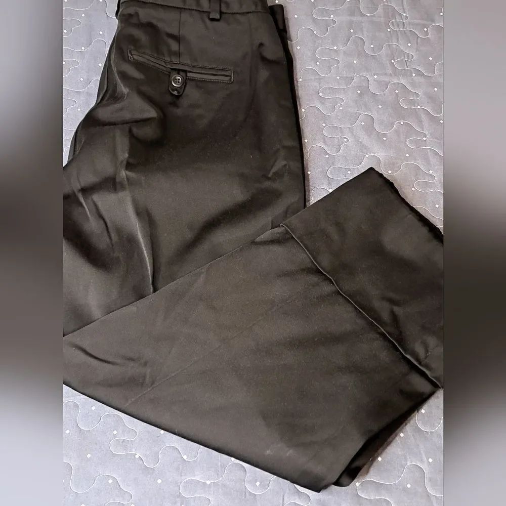 Express black shiney cropped stretch cuffed pants size 3/4
